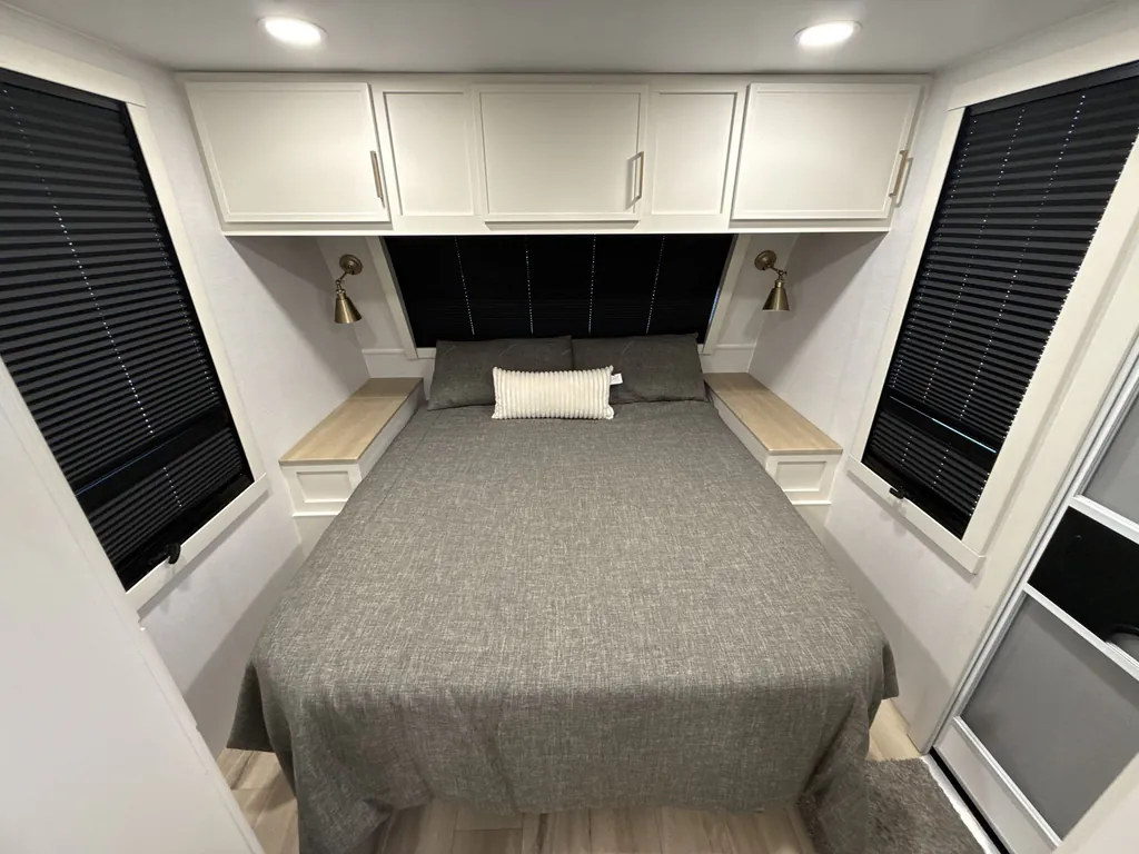 2026 Brinkley Model I 294, Photos photo 18