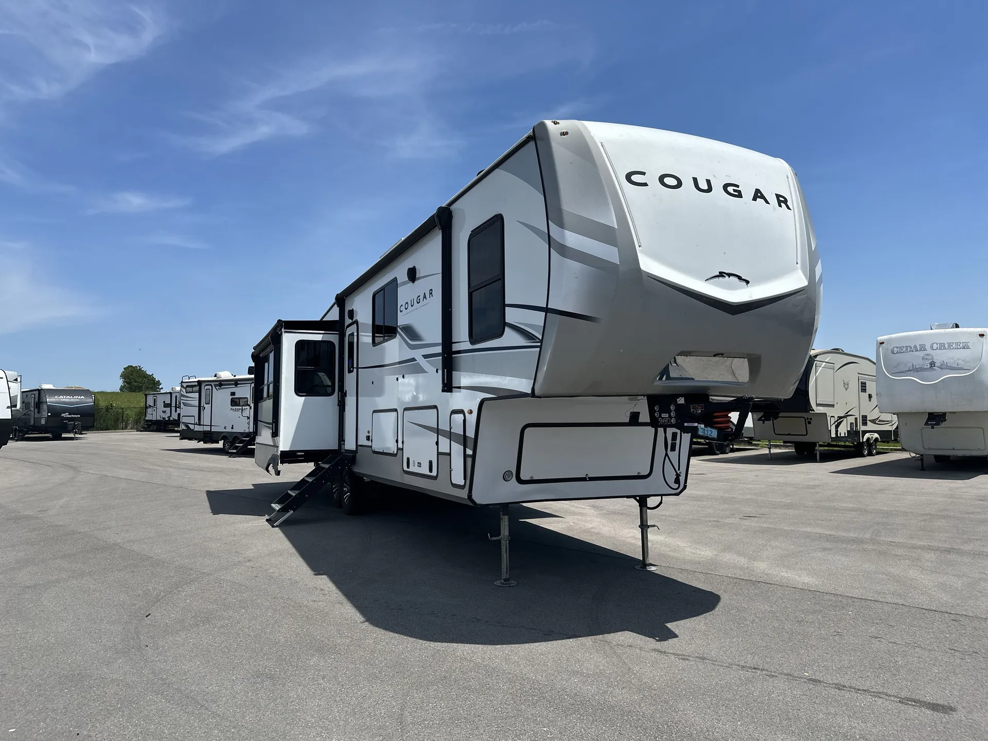 2025 Keystone Cougar 360MBI - Photo 2
