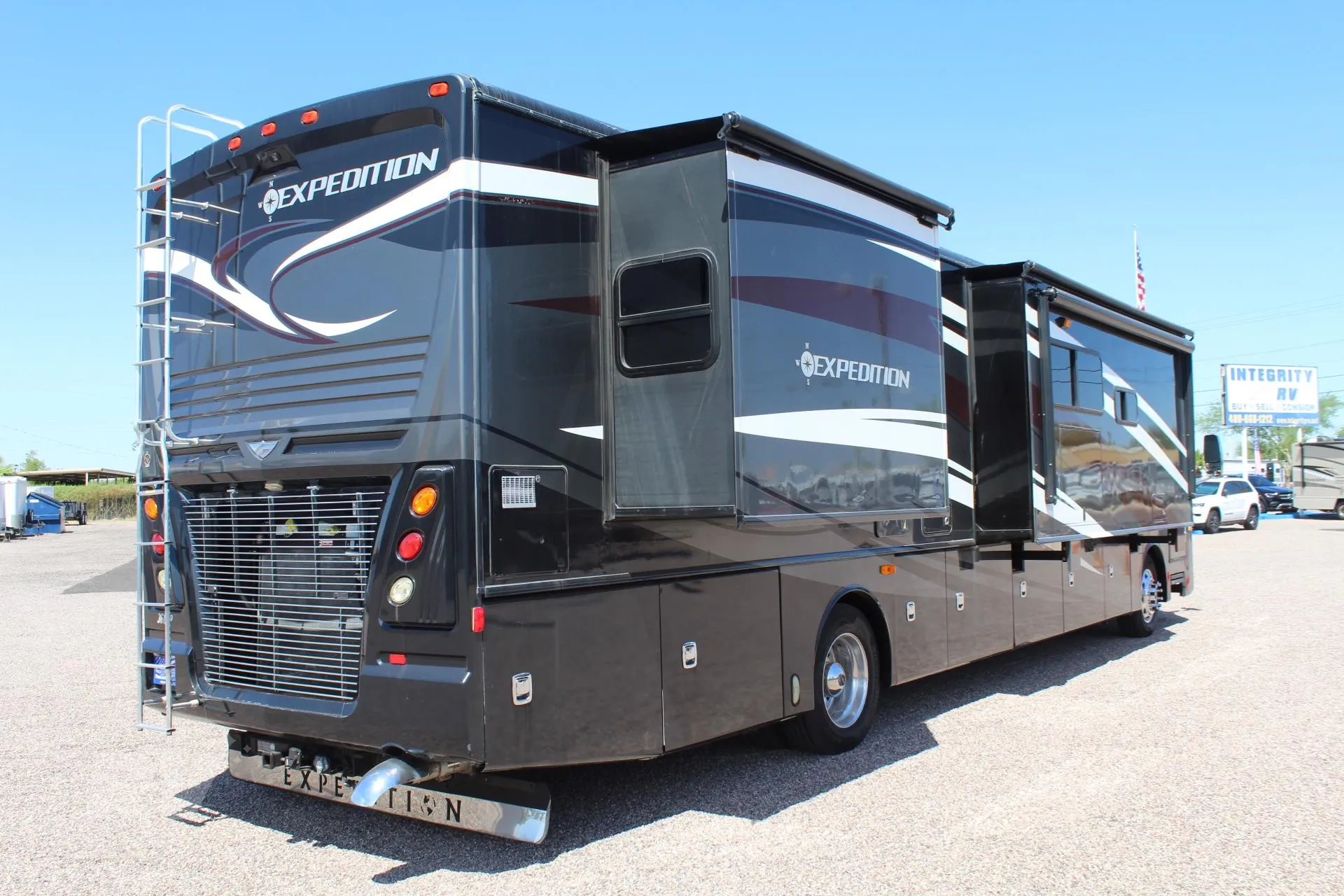 2014 Fleetwood Expedition 40X - Photo 4
