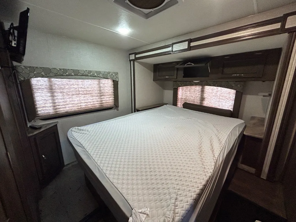 2020 Coachmen Freelander 26DS - Photo 3