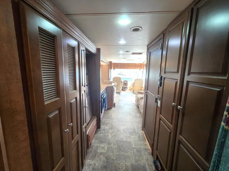 2013 Thor Motor Coach Palazzo 33.2 - Photo 4