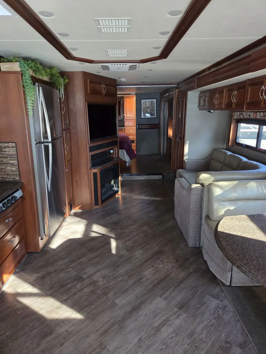 2016 Fleetwood Pace Arrow LXE 38K, Photos photo 17