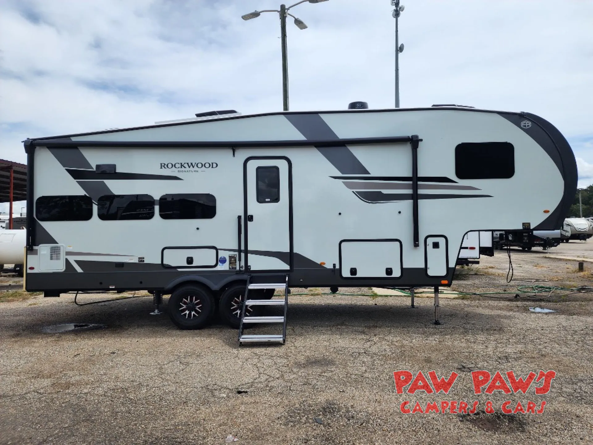 2026 Forest River Rockwood Signature R301RKS - Photo 3
