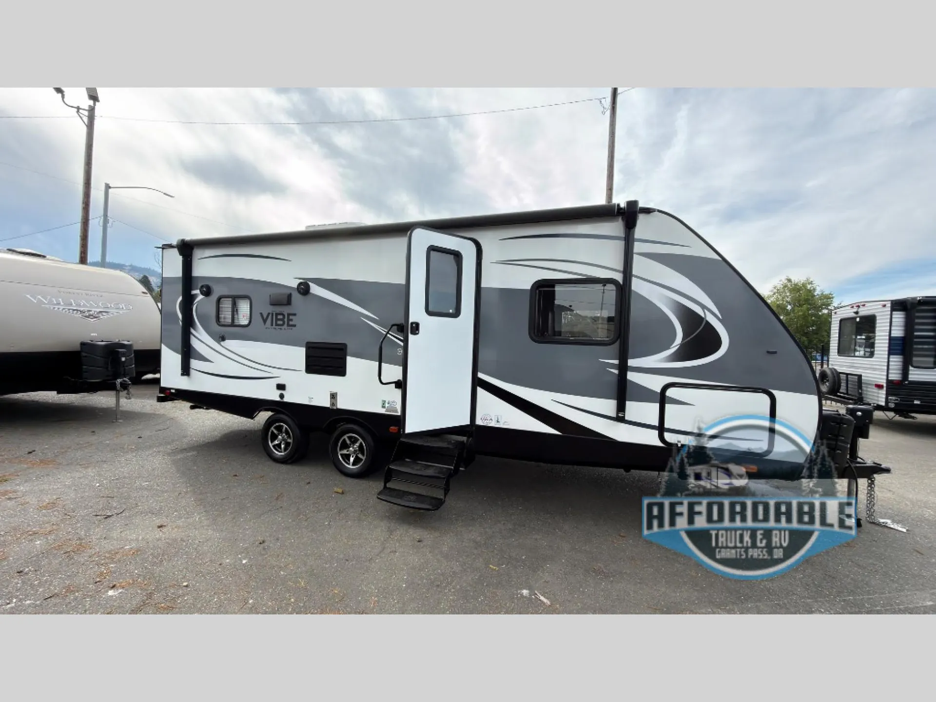 2018 Forest River Vibe Extreme Lite 224RLS dealer photo 1 from Affordable Truck & Rv