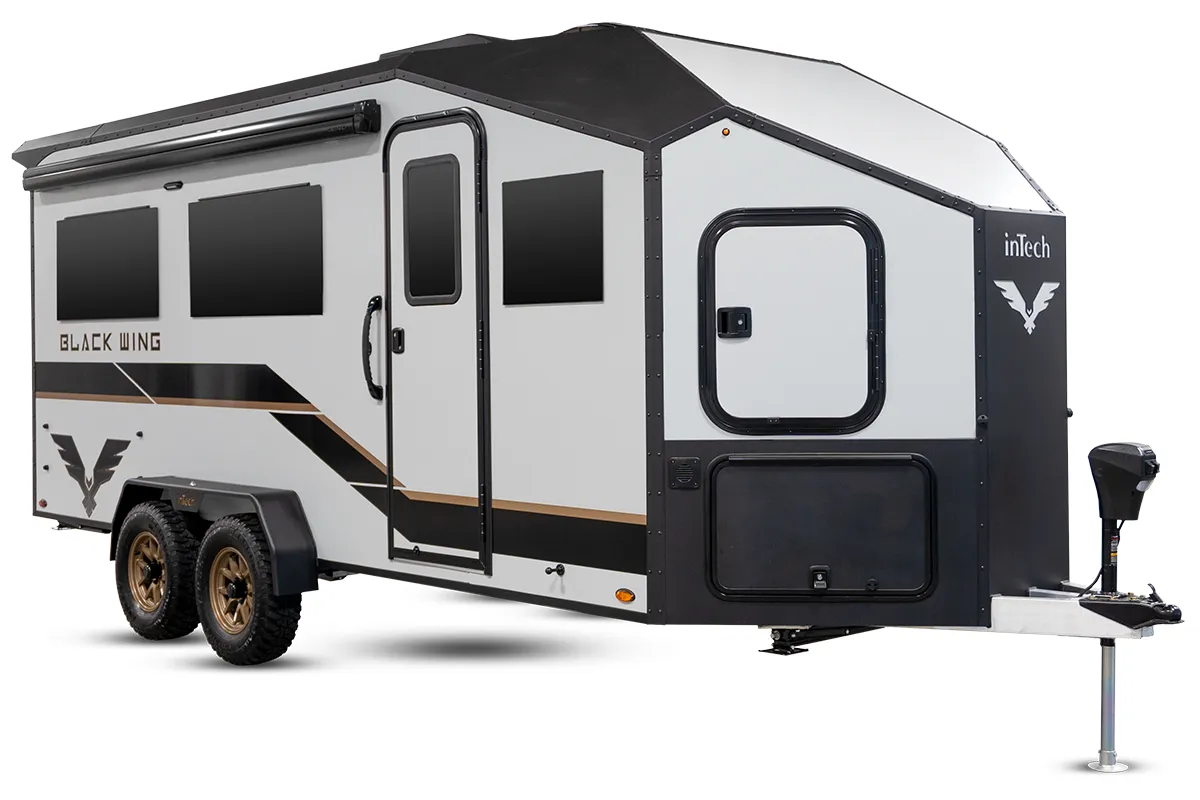 Black Wing 724 X exterior