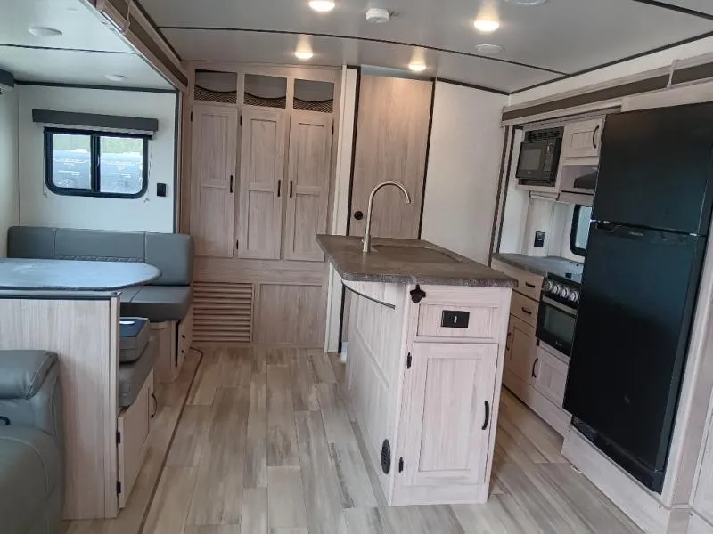 2023 Coachmen Northern Spirit Ultra Lite 3379BH - Photo 3