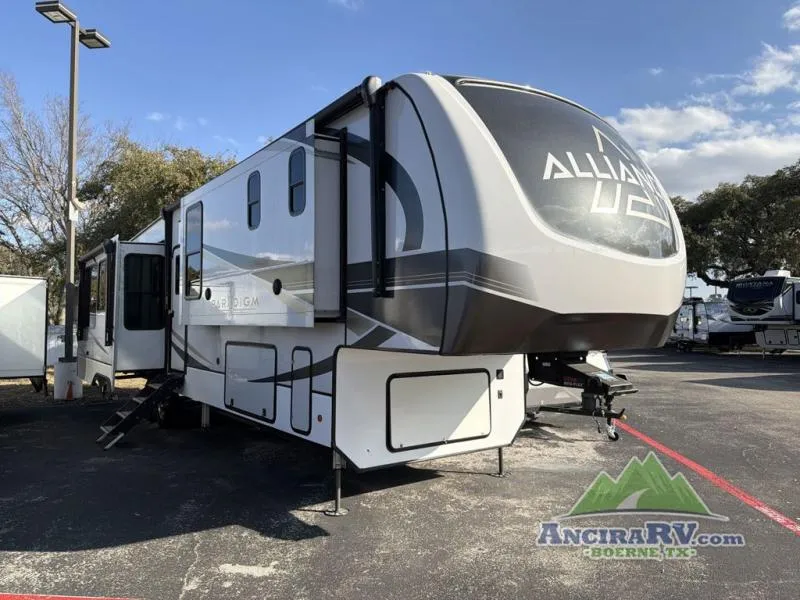 2023 Alliance RV Paradigm 382RK - Photo 4