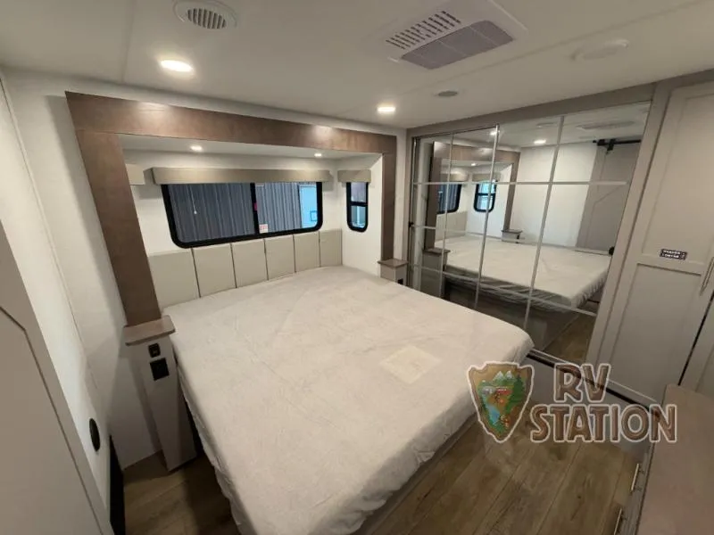 2026 Alliance RV Avenue 332RL - Photo 4