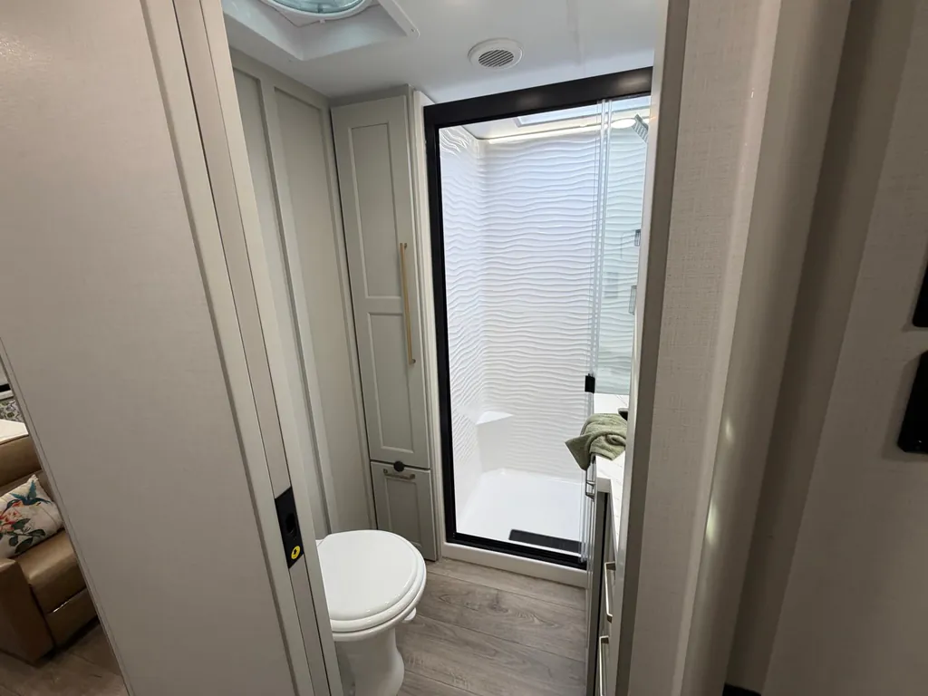 2026 Brinkley Model G 3970, Photos photo 24