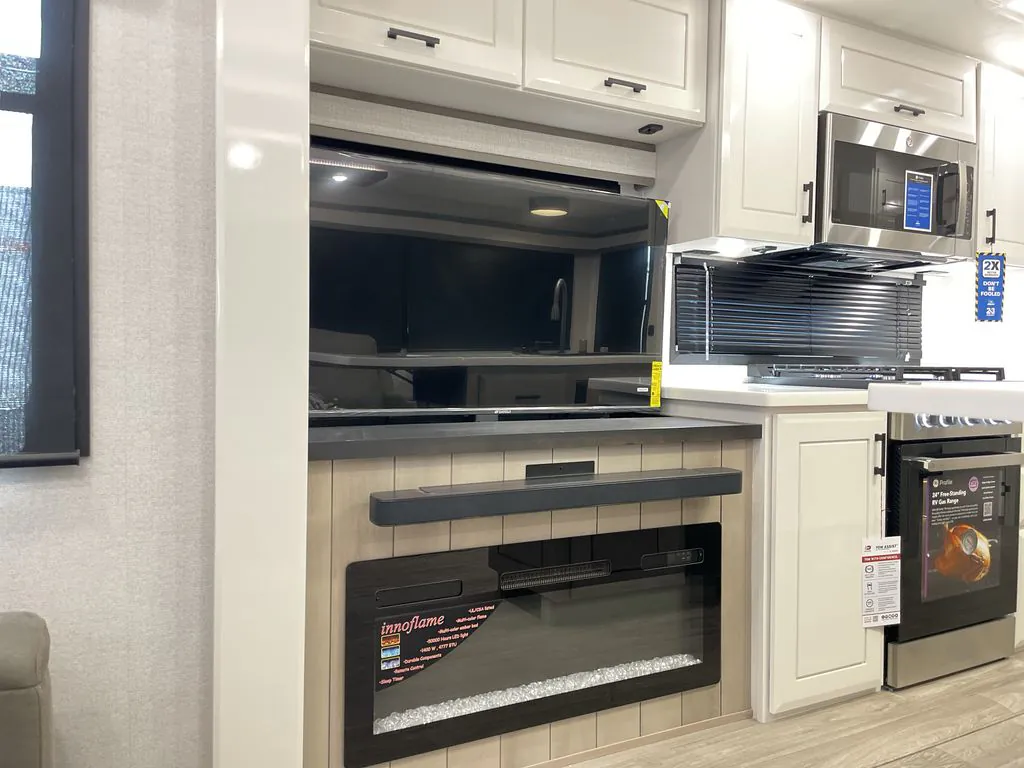 2027 Jayco Pinnacle 36FBTS, Photos photo 11