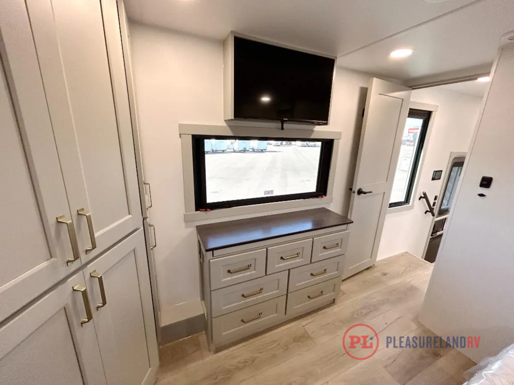 2026 Brinkley Model G 4100, Photos photo 44