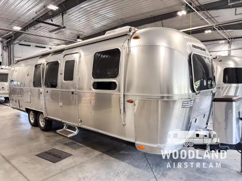 2017 Airstream Flying Cloud 30 BUNK - Photo 2