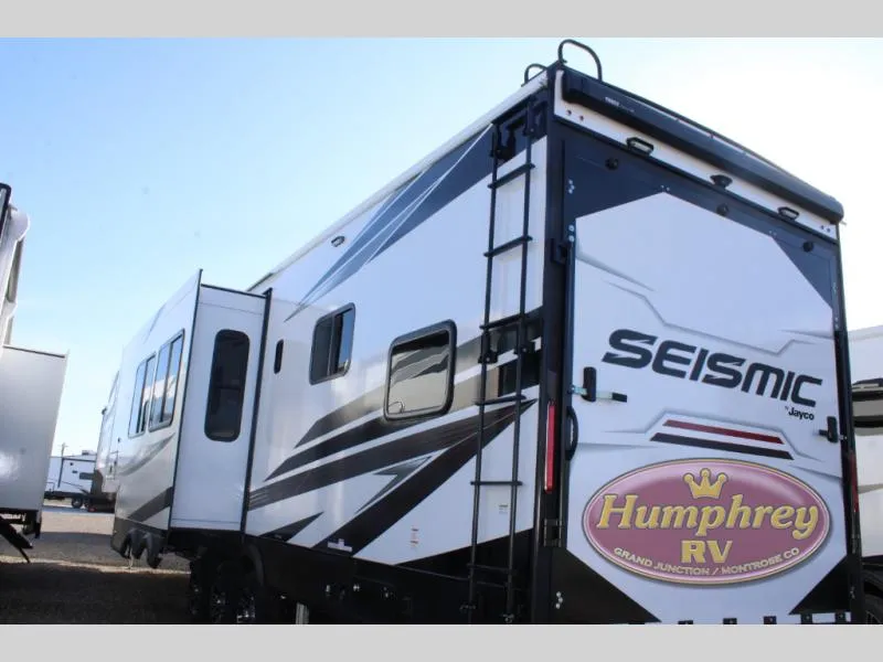 2025 Jayco Seismic 413 - Photo 4