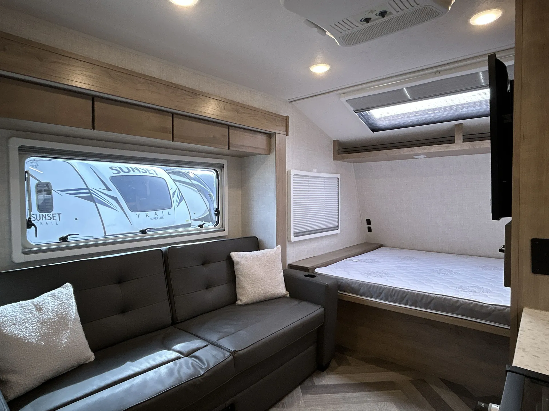 2022 Ember RV Overland 171FB - Photo 4