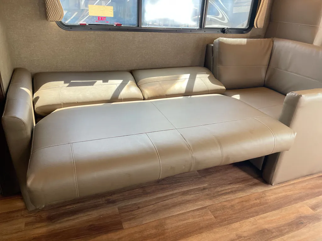 2017 Thor Motor Coach Challenger 37YT, Photos photo 46