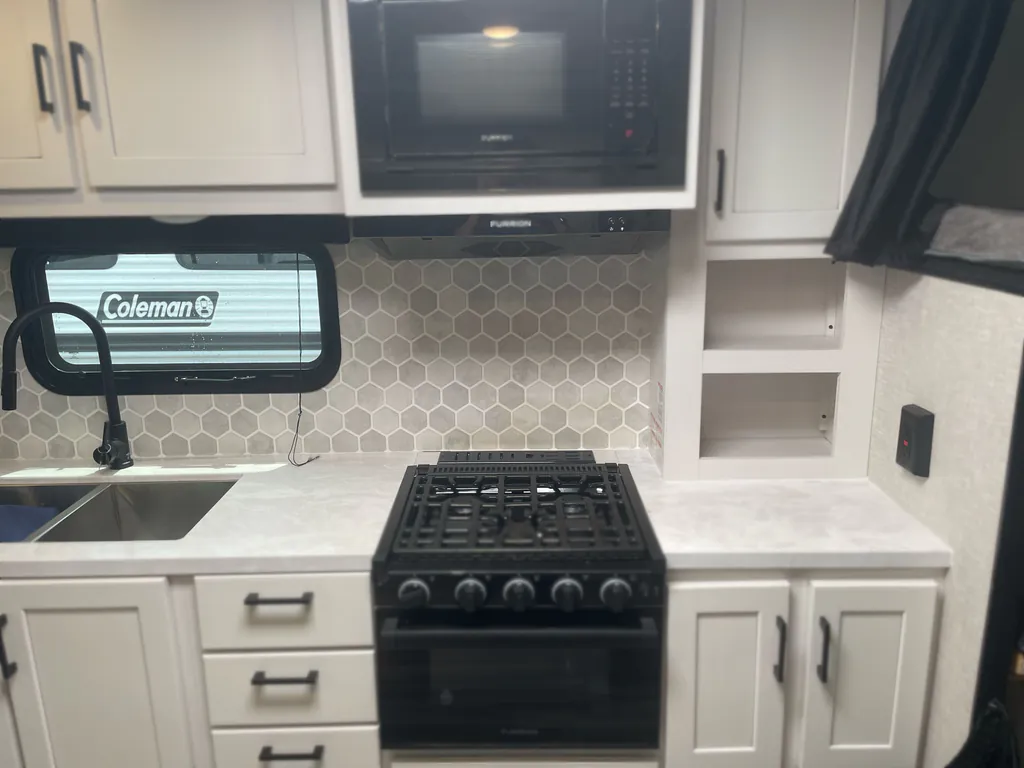 2024 Jayco White Hawk 25MBH, Photos photo 10