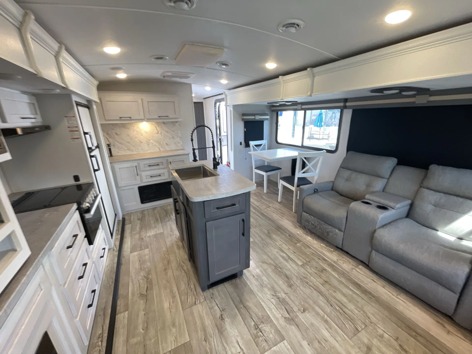 2024 Dutchmen Astoria 3313RL — living area main