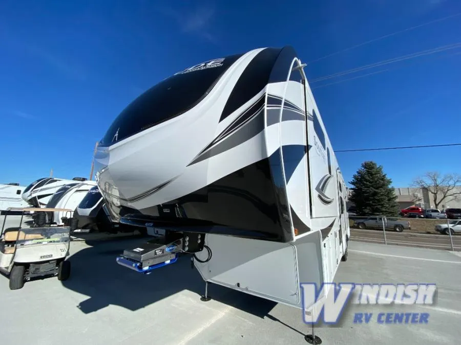 2025 Grand Design Solitude 388MBS - Photo 4