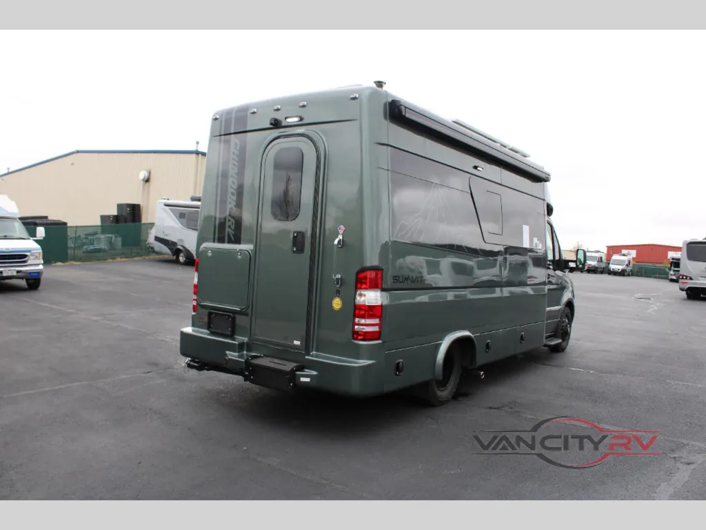 2025 Chinook RV Summit SS, Photos photo 7