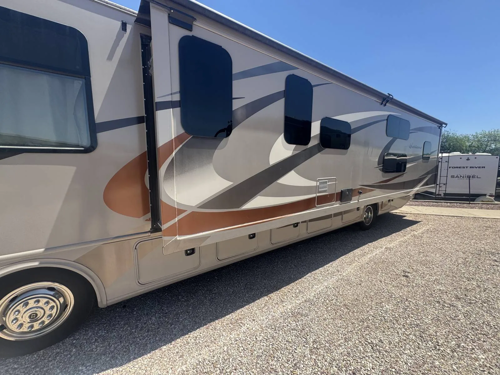 2015 Thor Motor Coach Hurricane 34J - Photo 4