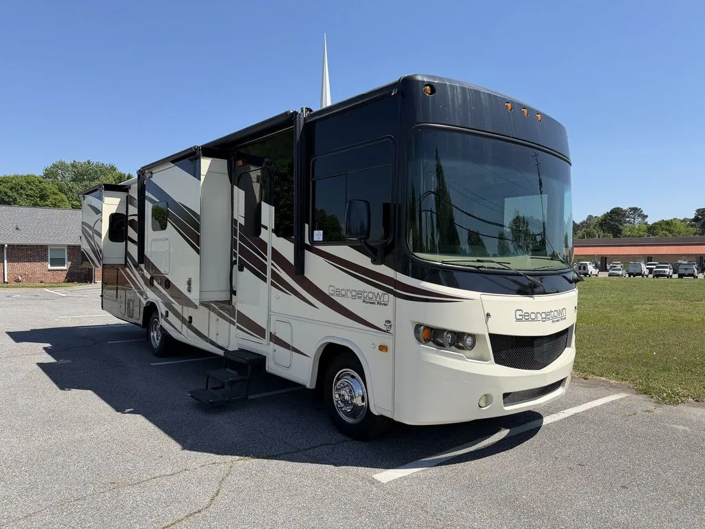 2015 Forest River Georgetown 328TS - Photo 4