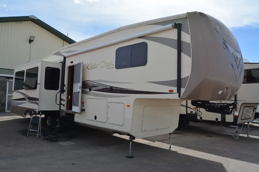 2016 Forest River Cedar Creek Hathaway Edition 34RE