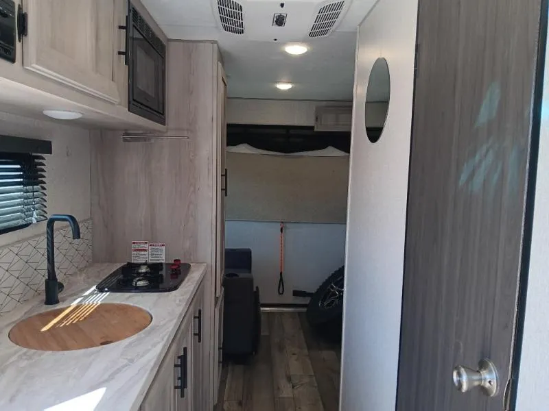 2022 KZ Escape Used    E17 HATCH - Photo 2