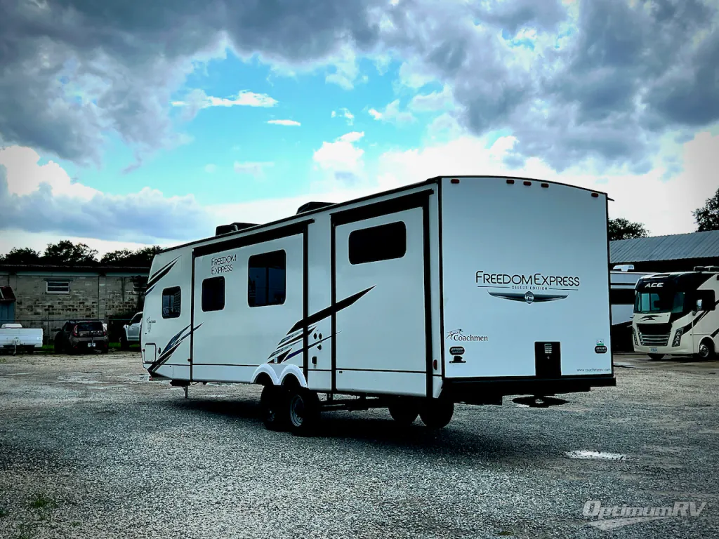 2022 Coachmen Freedom Express Select 31SE, Photos photo 3