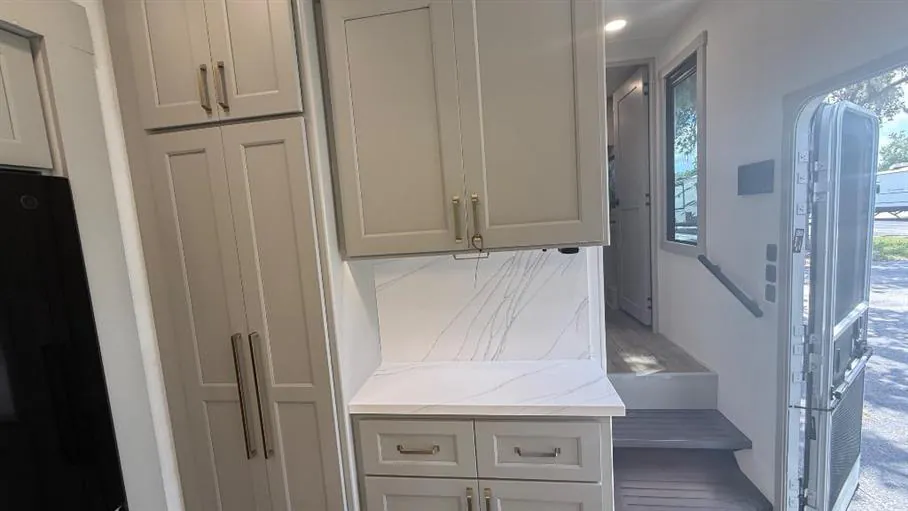 2025 Brinkley Model G 4100, Photos photo 24