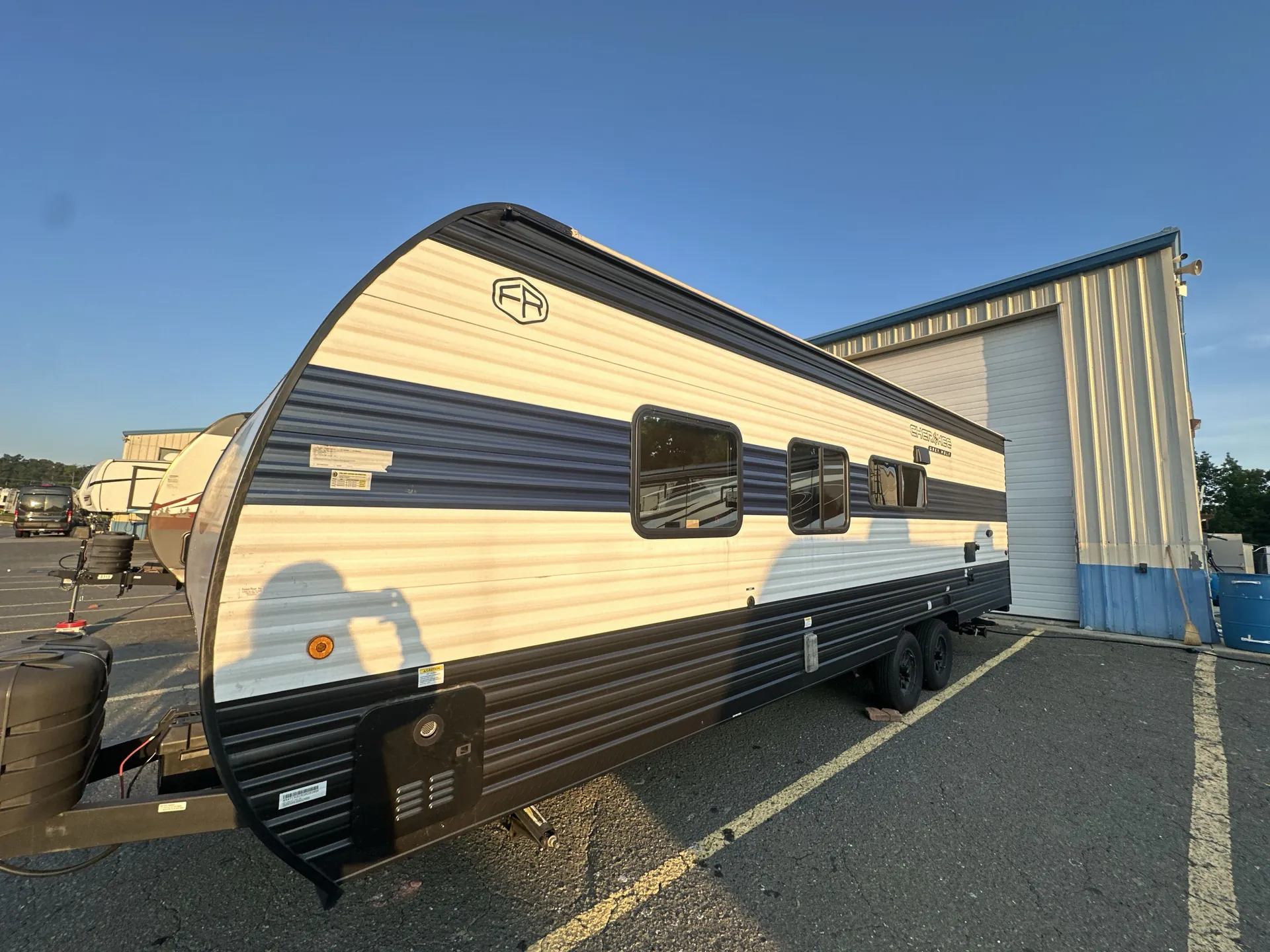 2025 Forest River Cherokee Grey Wolf 26DJSE — off campside