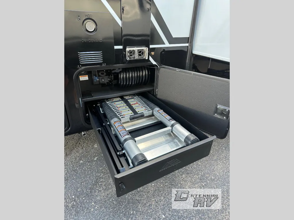 2026 Brinkley Model G 3950, Photos photo 17