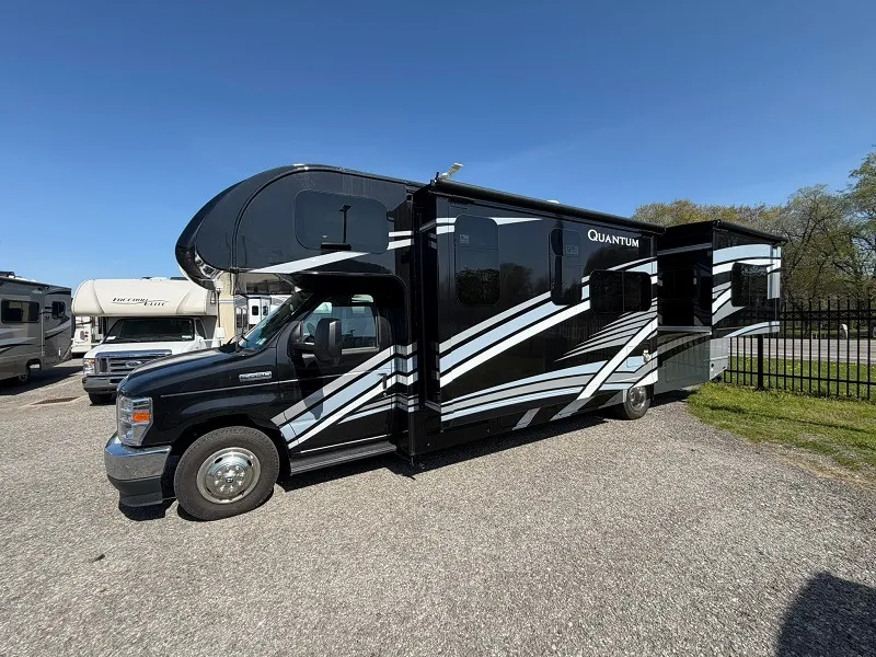 2023 Thor Motor Coach Quantum KW29 - Photo 2