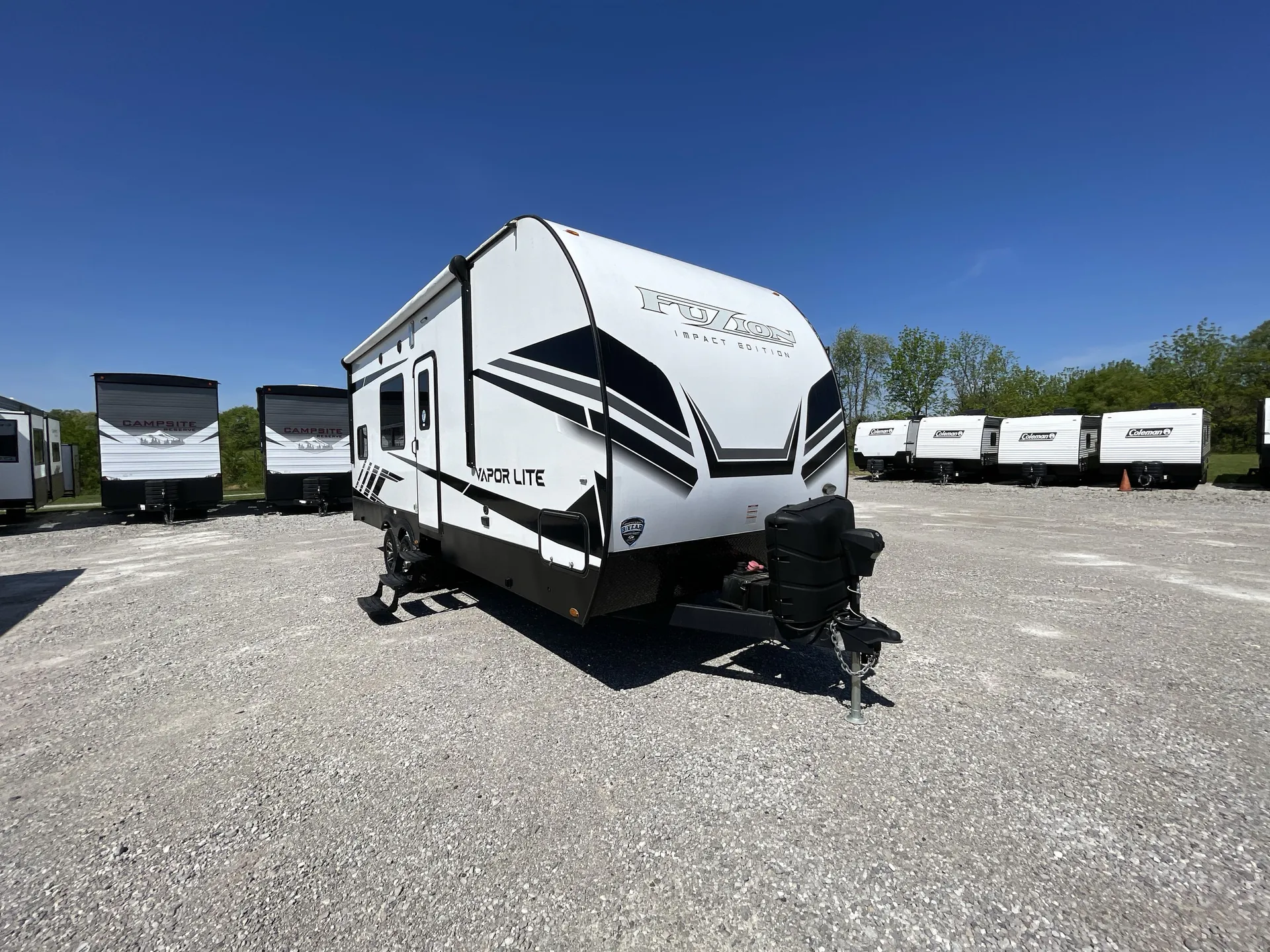 2023 Keystone Impact Vapor Lite 25V - Photo 2