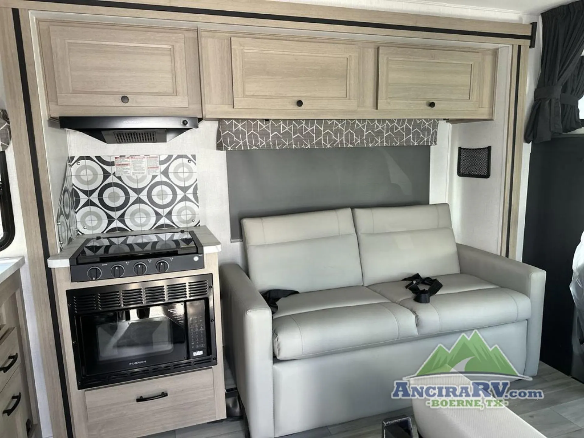 2026 Forest River Sunseeker LE 3250DSLE — Photo 6