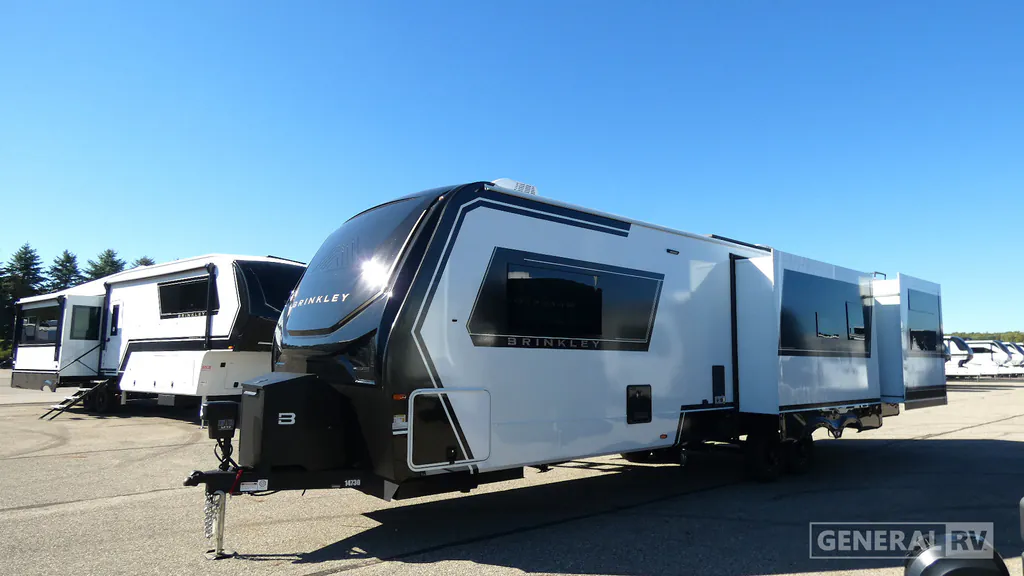 2027 Brinkley Model Z AIR 315, Photos photo 5