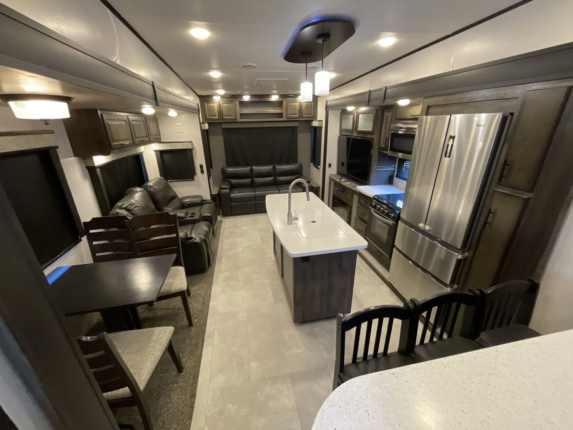 2021 Heartland ElkRidge 37BAR — living area main
