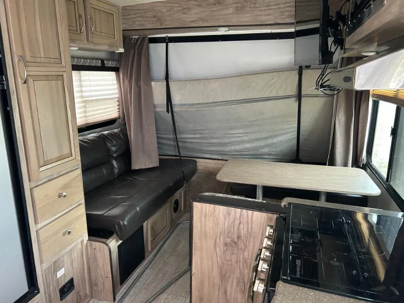2019 Palomino Solaire 163X - Photo 4