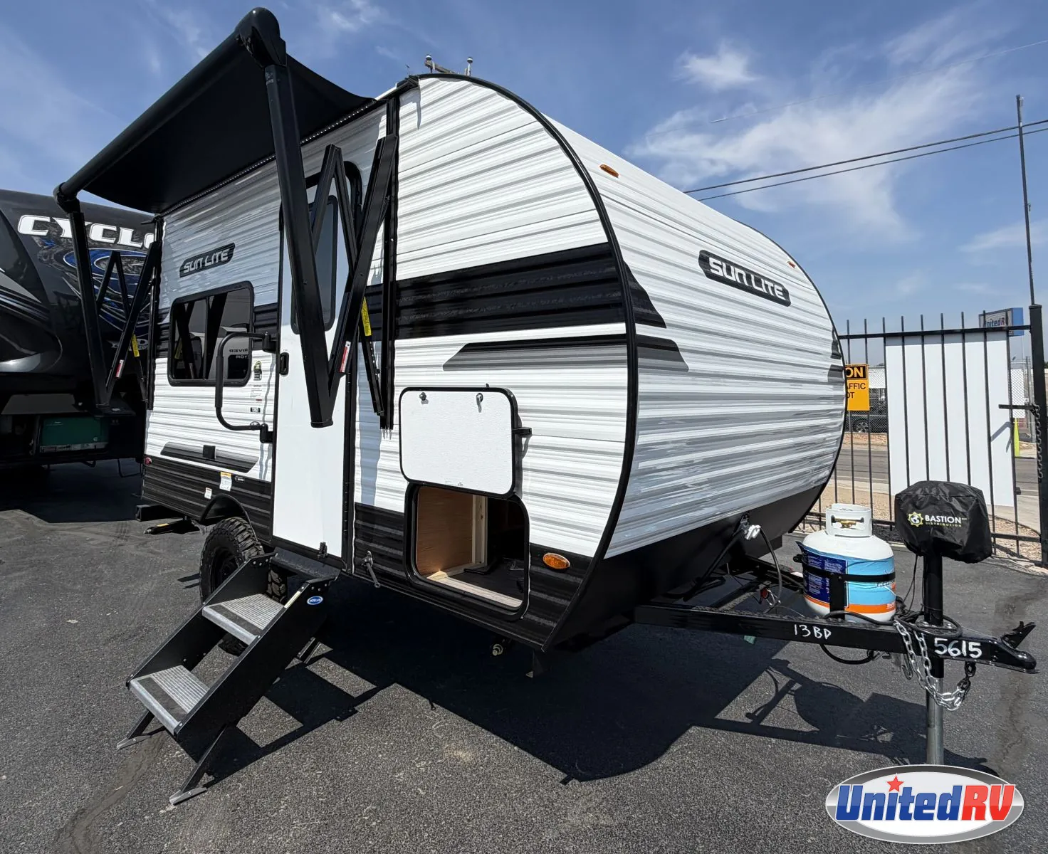 2027 Sunset Park RV Sun Lite LTD 13BD LTD - Photo 2