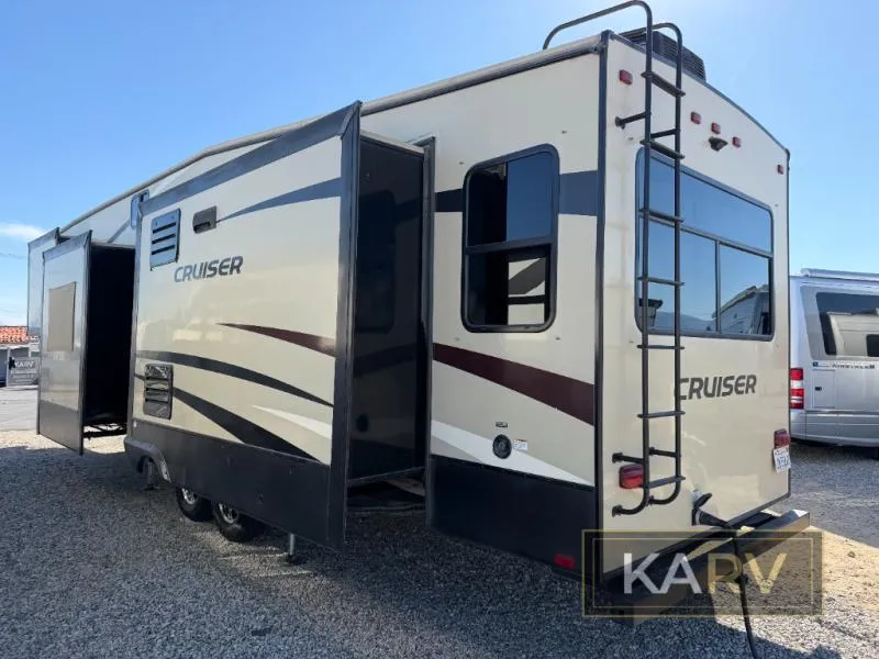 2018 CrossRoads RV Cruiser 347MD - Photo 4