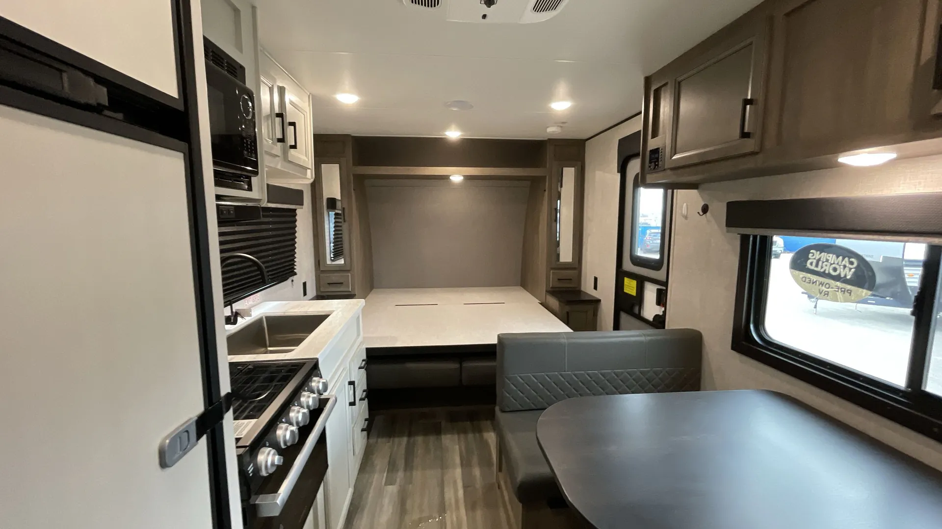 2023 Highland Ridge Open Range Conventional 20MB — living area main