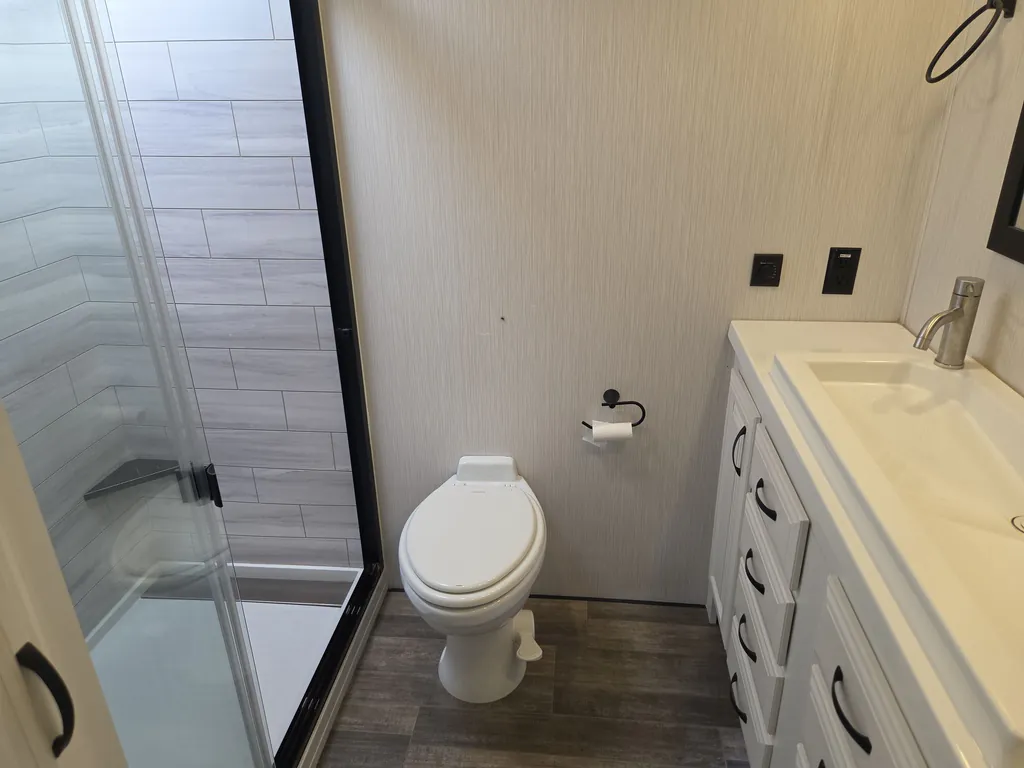 2021 Forest River Cedar Creek Champagne Edition 38EL, Photos photo 24