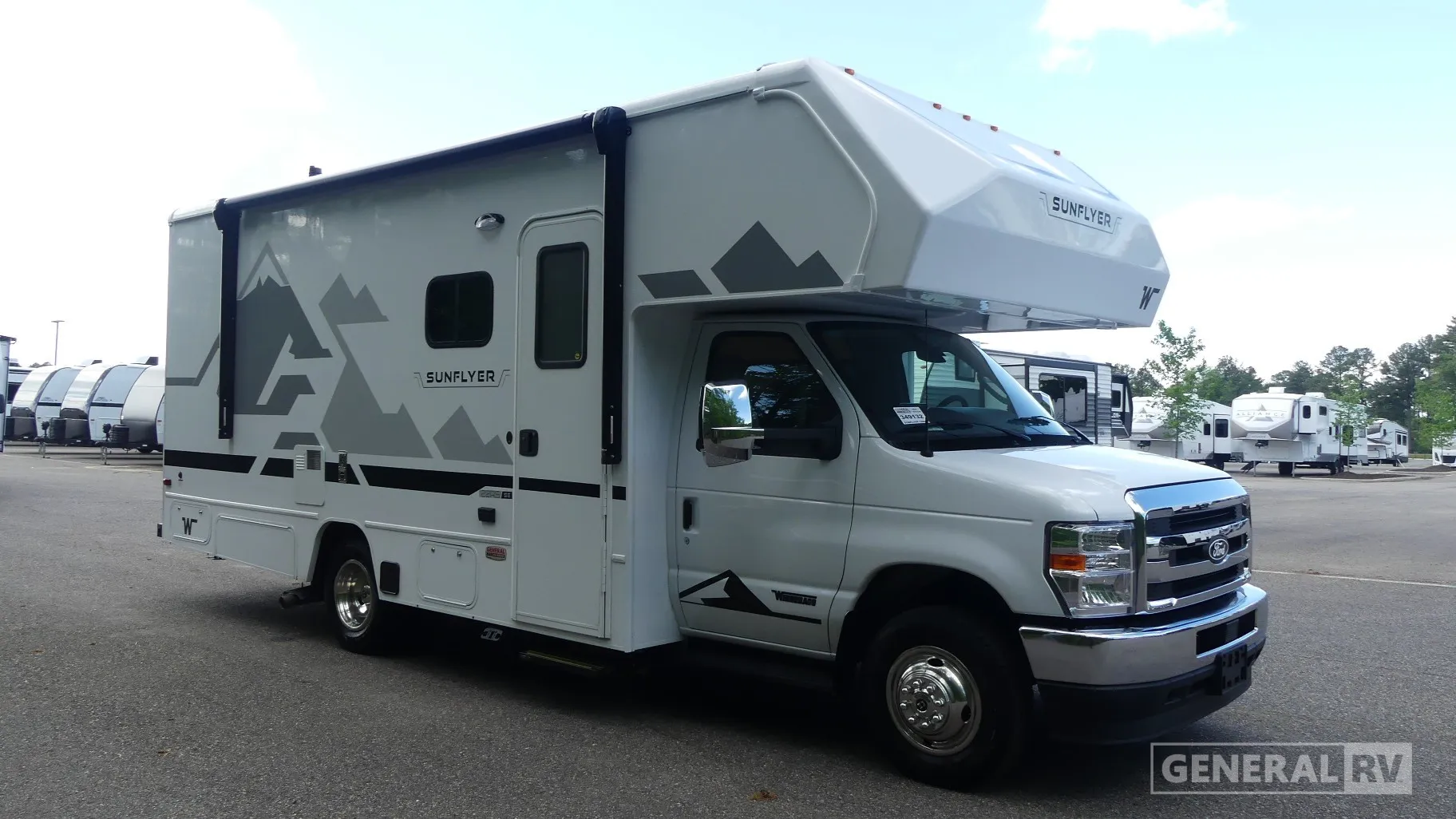 2027 Winnebago Sunflyer 22RS - Photo 2