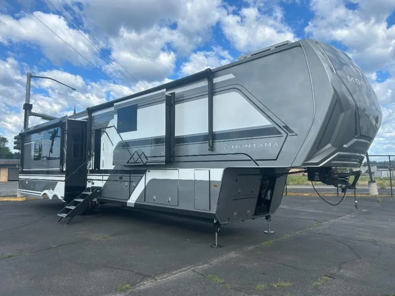 2026 Keystone RV Montana 3900RK - Photo 2