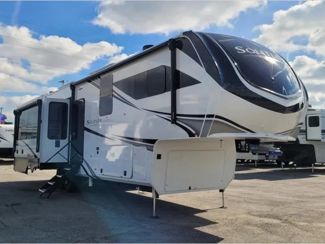 2026 Grand Design Solitude 370DV - Photo 2