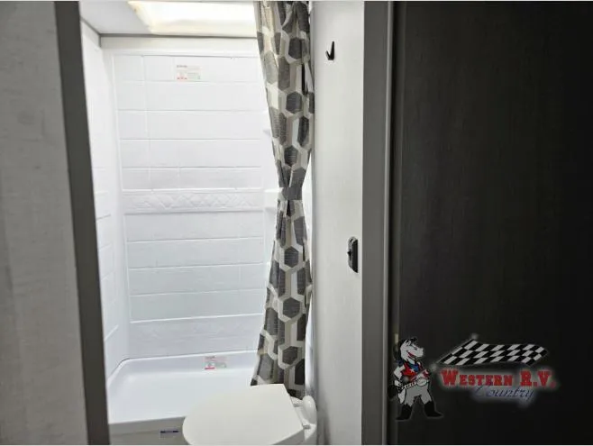 2027 Coachmen Catalina Legacy Edition 273DBHCK - Photo 4