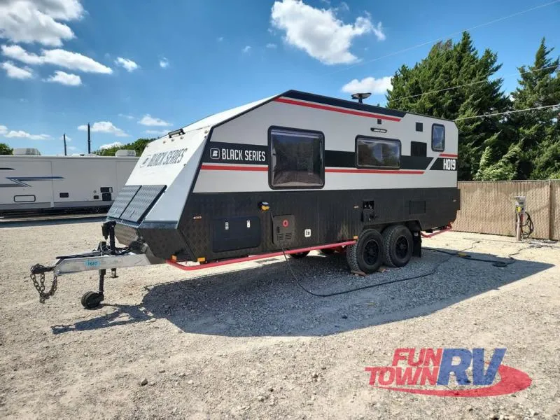 2022 Black Series Camper Black Series Camper Used   HQ19 - Photo 2