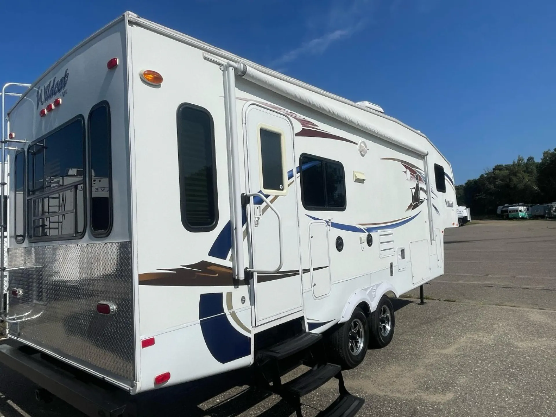 2010 Forest River Wildcat 27RL — Photo 6
