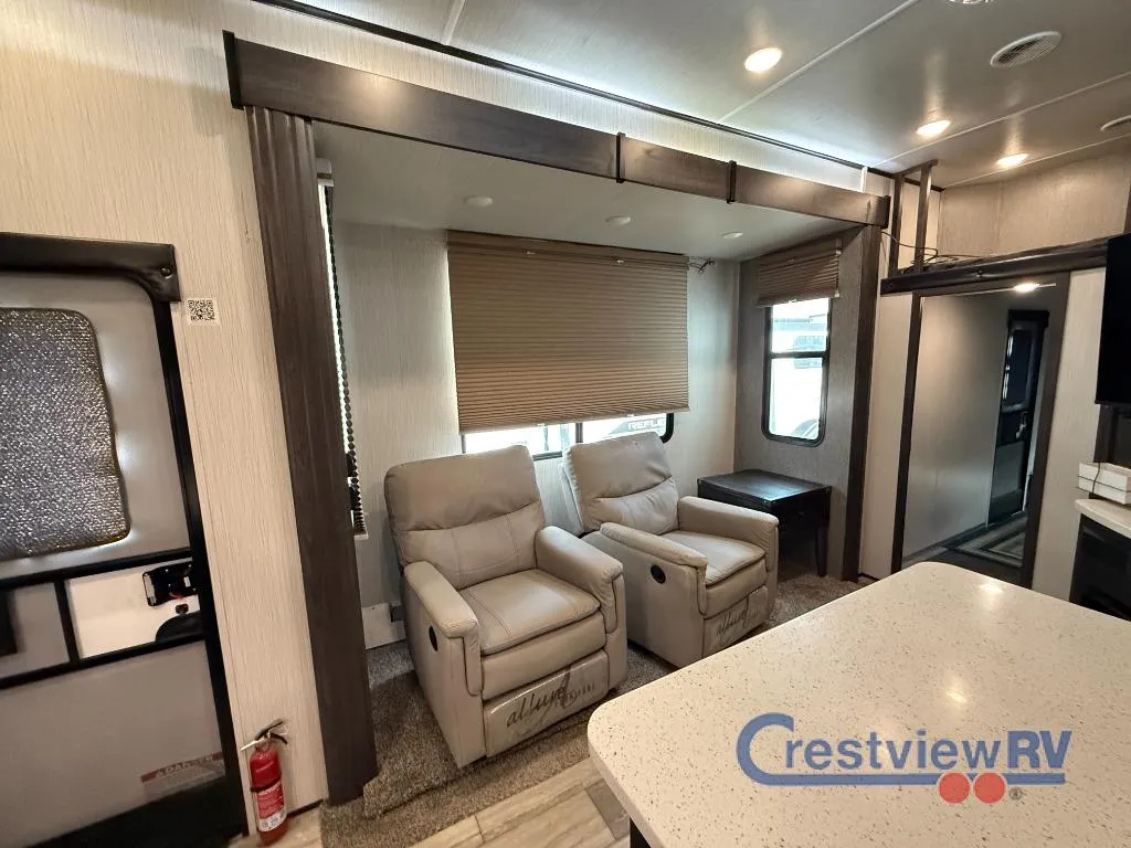 2021 Heartland Road Warrior RW 3965 - Photo 4