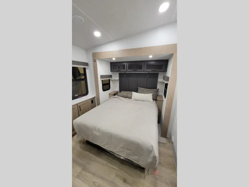 2026 Forest River Rockwood Signature 290SFK - Photo 4