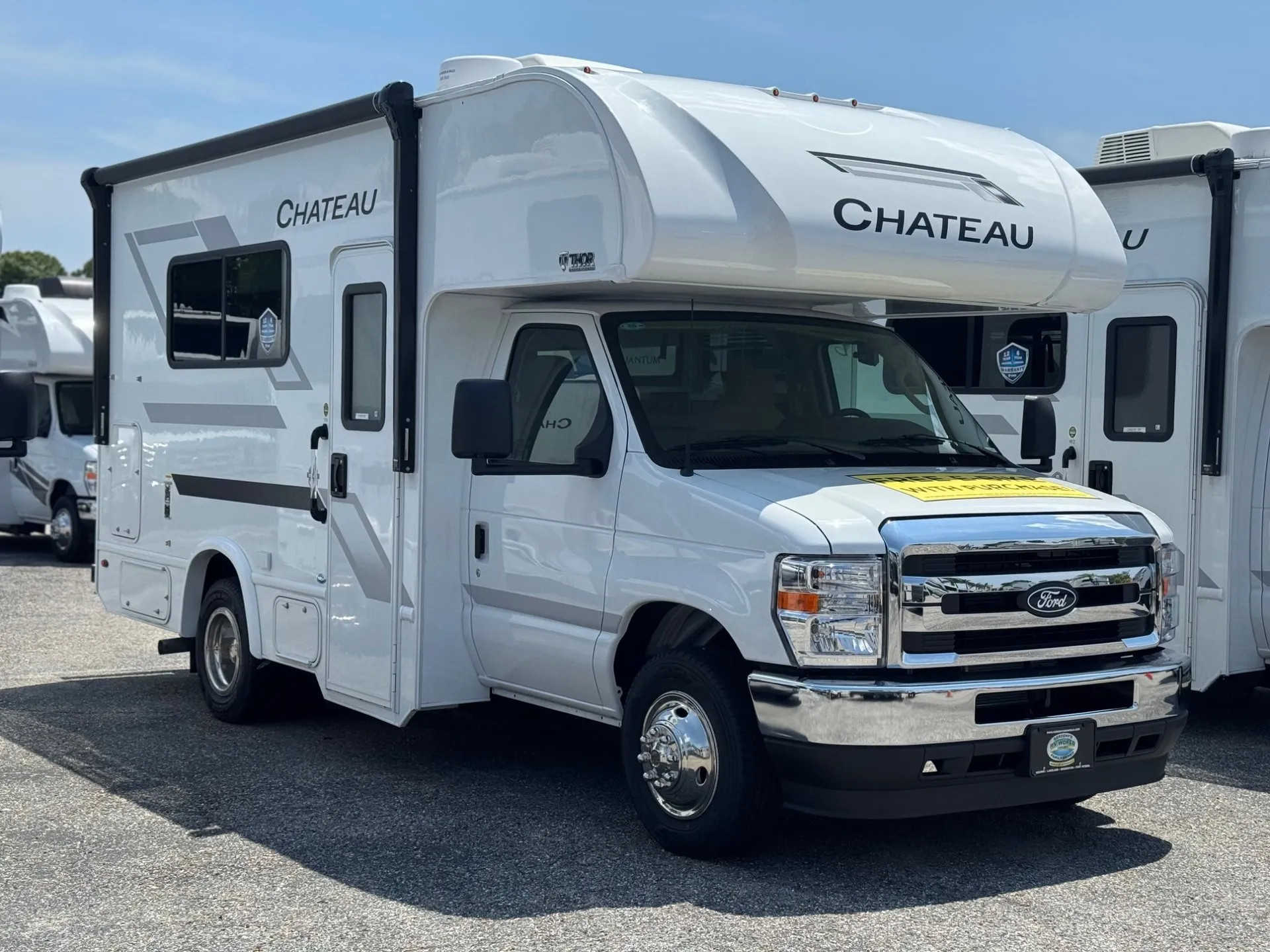 2026 Thor Motor Coach Chateau Sprinter 24LV - Photo 2